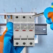 Kép 2/14 - Qoltec 1000V 30A biztosíték alap dióda napelemhez