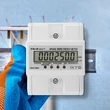 Kép 2/6 - Qoltec Háromfázisú elektronikus mérő | DIN sínre szerelhető energiafogyasztás mérő | 400V | 100A | LCD | 4P