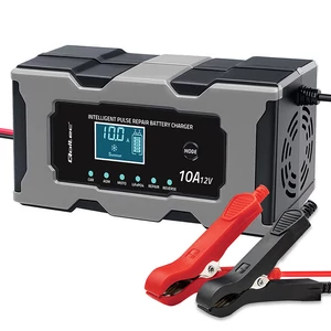 Qoltec 12V 10A mikroprocesszoros töltő LCD kijelzővel